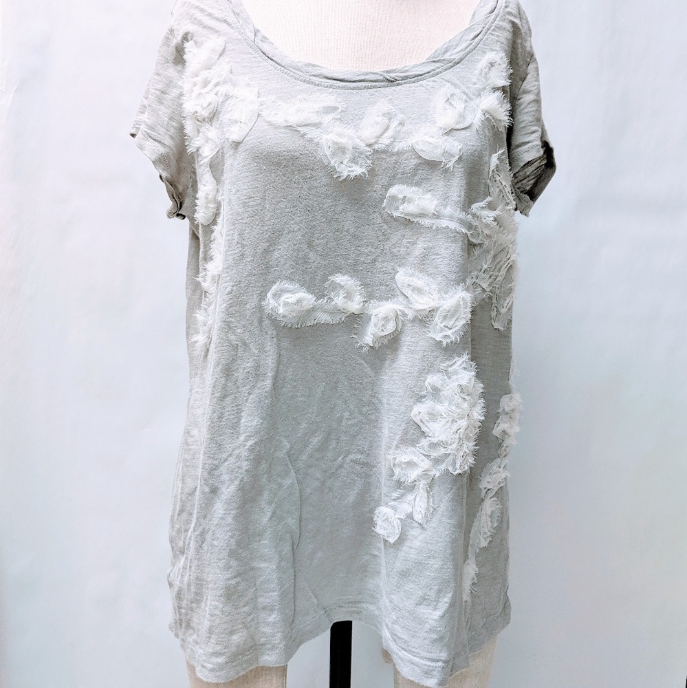 T-shirt with applique